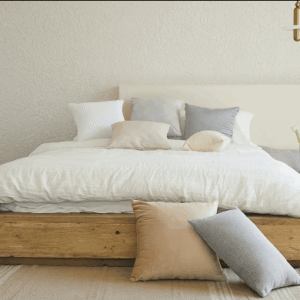 MAX 3 GUEST / 1 QUEEN OR 2 SINGLE BEDS