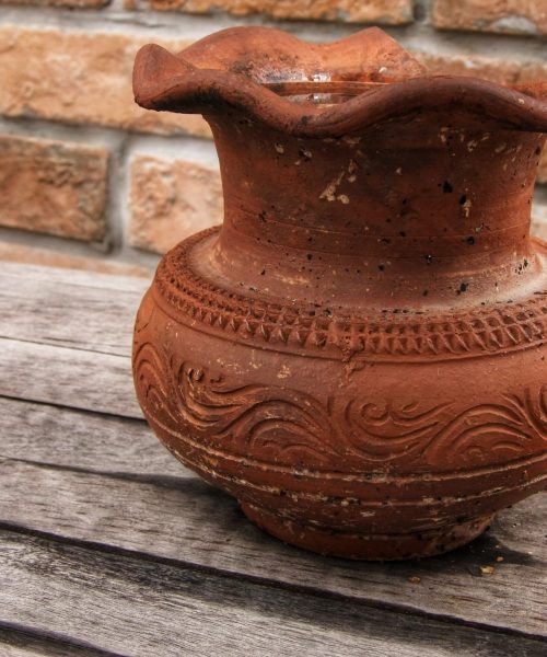 close-up-container-table
